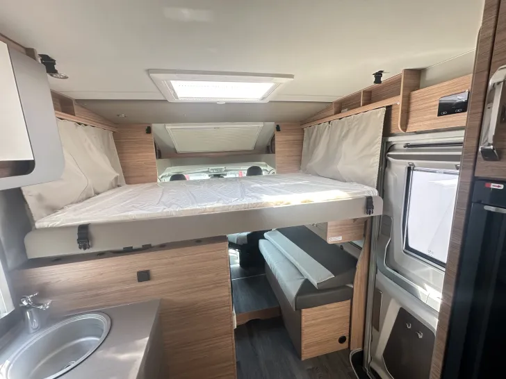 Fahrzeugbild Weinsberg CaraSuite 650 MF EDITION [SPICY] Automatikgetriebe , Hubbett #16