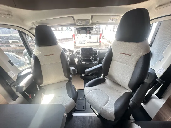 Fahrzeugbild Weinsberg CaraSuite 650 MF EDITION [SPICY] Automatikgetriebe , Hubbett #13