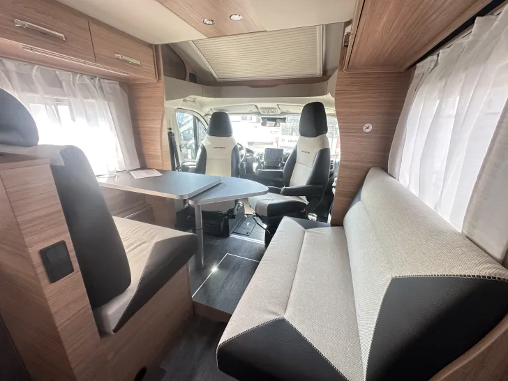 Fahrzeugbild Weinsberg CaraSuite 650 MF EDITION [SPICY] Automatikgetriebe , Hubbett #11