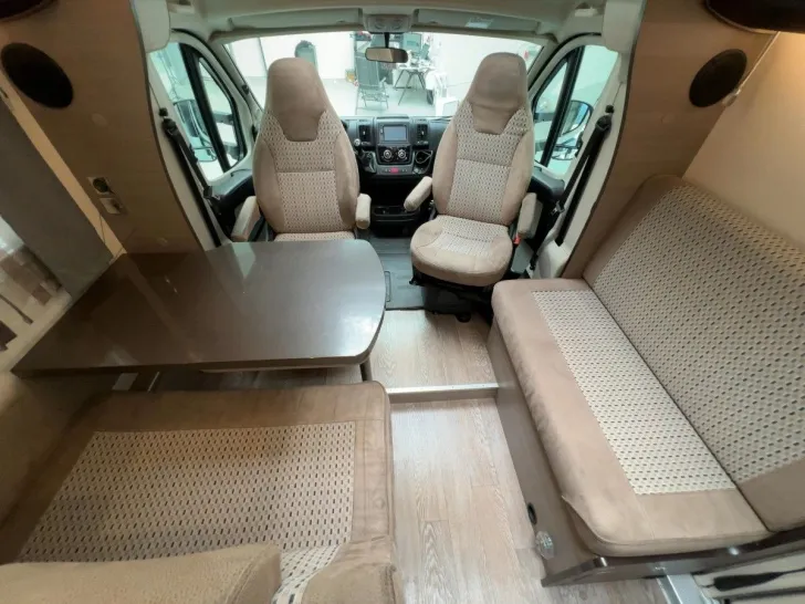 Fahrzeugbild Hobby Optima De Luxe T70E/Einzelbetten/2xKlima/Hubstü. #7