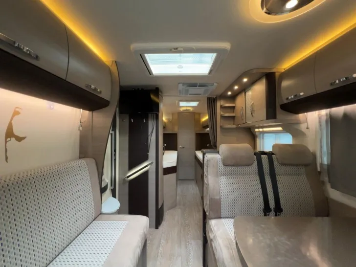Fahrzeugbild Hobby Optima De Luxe T70E/Einzelbetten/2xKlima/Hubstü. #10