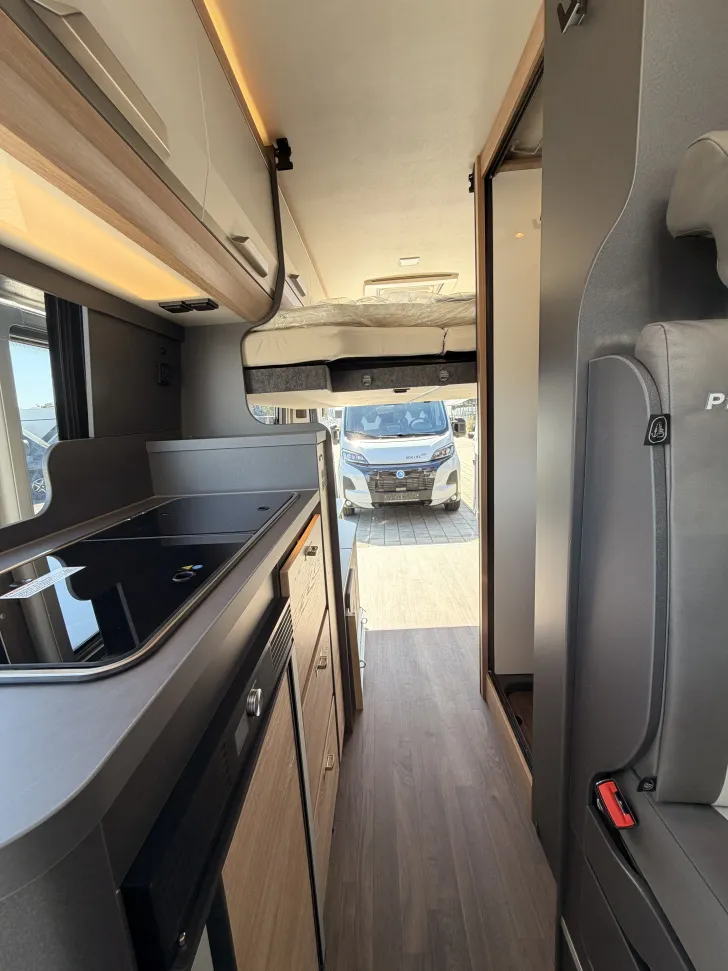 Fahrzeugbild Knaus BoxLife 600 ME Platinum Selection Autom. Hubbett VeloSwing AHK #13