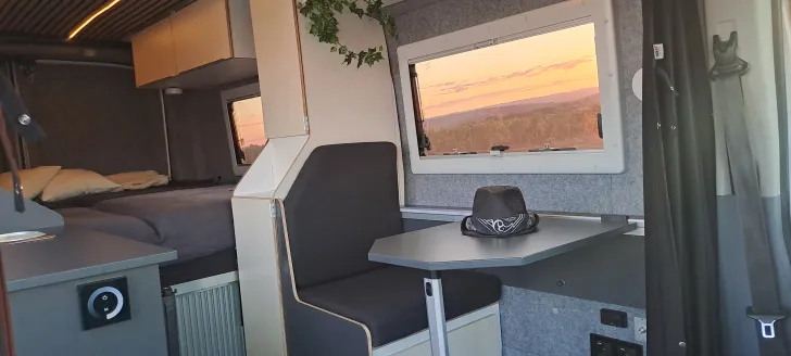 Fahrzeugbild Ford Transit 350 L Selbsausbau, sehr gepflegt #6