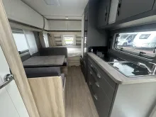 Fahrzeugbild Hobby De Luxe 490 KMF #11