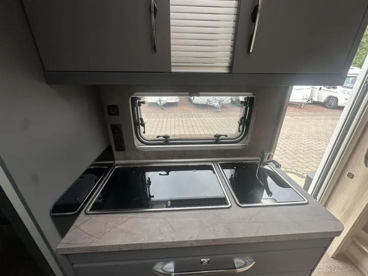 Fahrzeugbild Hobby De Luxe 490 KMF #16