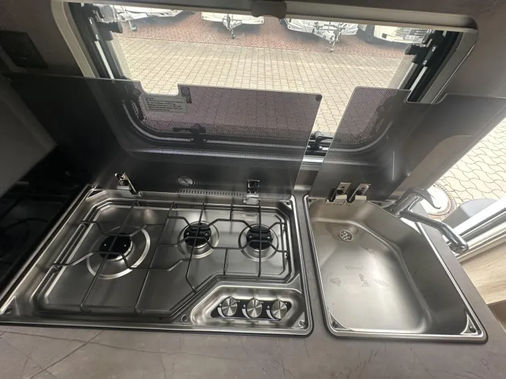 Fahrzeugbild Hobby De Luxe 490 KMF #17
