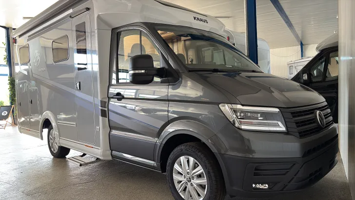 Schräg Vorne Knaus VAN TI PLUS PLATINUM SELECTION 650 MEG (2026)