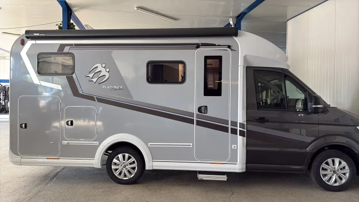 Seitlich Knaus VAN TI PLUS PLATINUM SELECTION 650 MEG (2026)