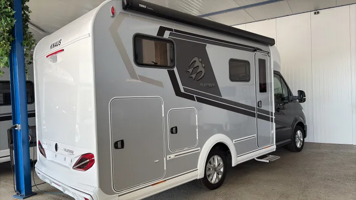 Schräg Hinten Knaus VAN TI PLUS PLATINUM SELECTION 650 MEG (2026)