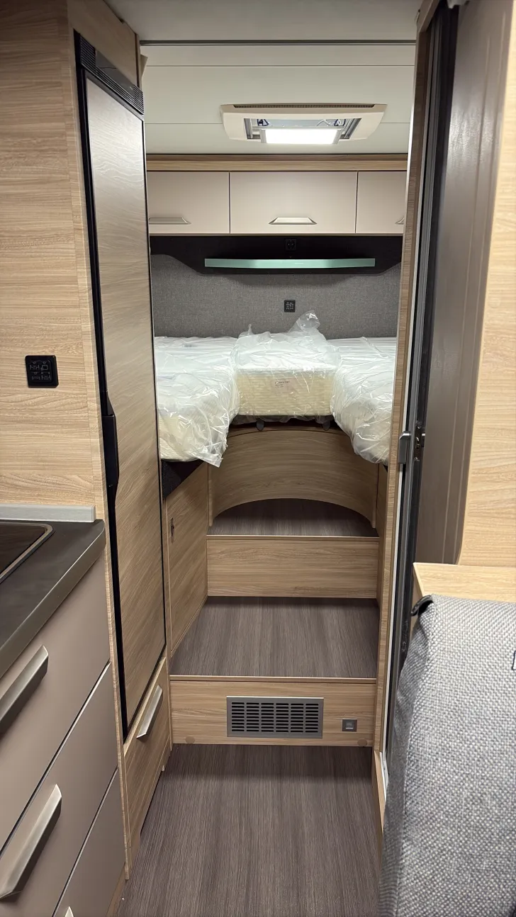 Sicht vorne-hinten Knaus VAN TI PLUS PLATINUM SELECTION 650 MEG (2026)