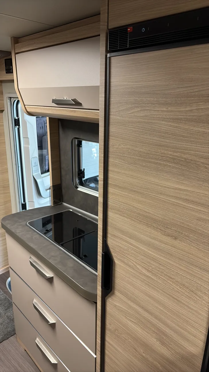 Küchen Knaus VAN TI PLUS PLATINUM SELECTION 650 MEG (2026)