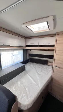Fahrzeugbild Knaus Südwind 540 FDK Black Selection Mobilanlage 12V, Garagentüre #11
