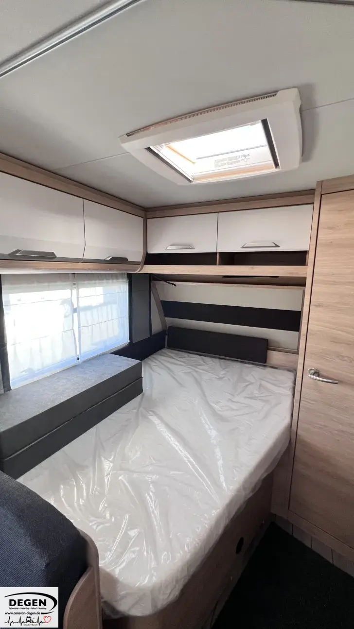 Fahrzeugbild Knaus Südwind 540 FDK Black Selection Mobilanlage 12V, Garagentüre #11