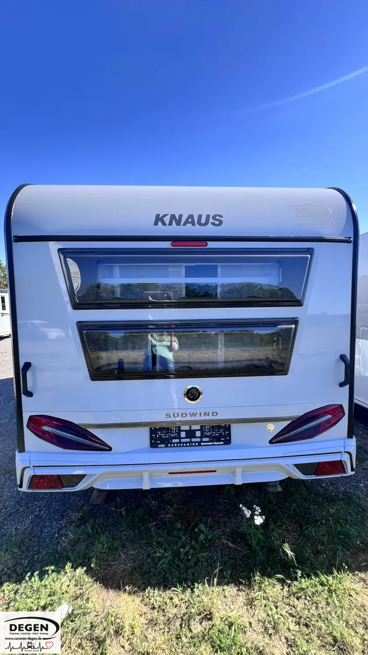 Fahrzeugbild Knaus Südwind 540 FDK Black Selection Mobilanlage 12V, Garagentüre #18