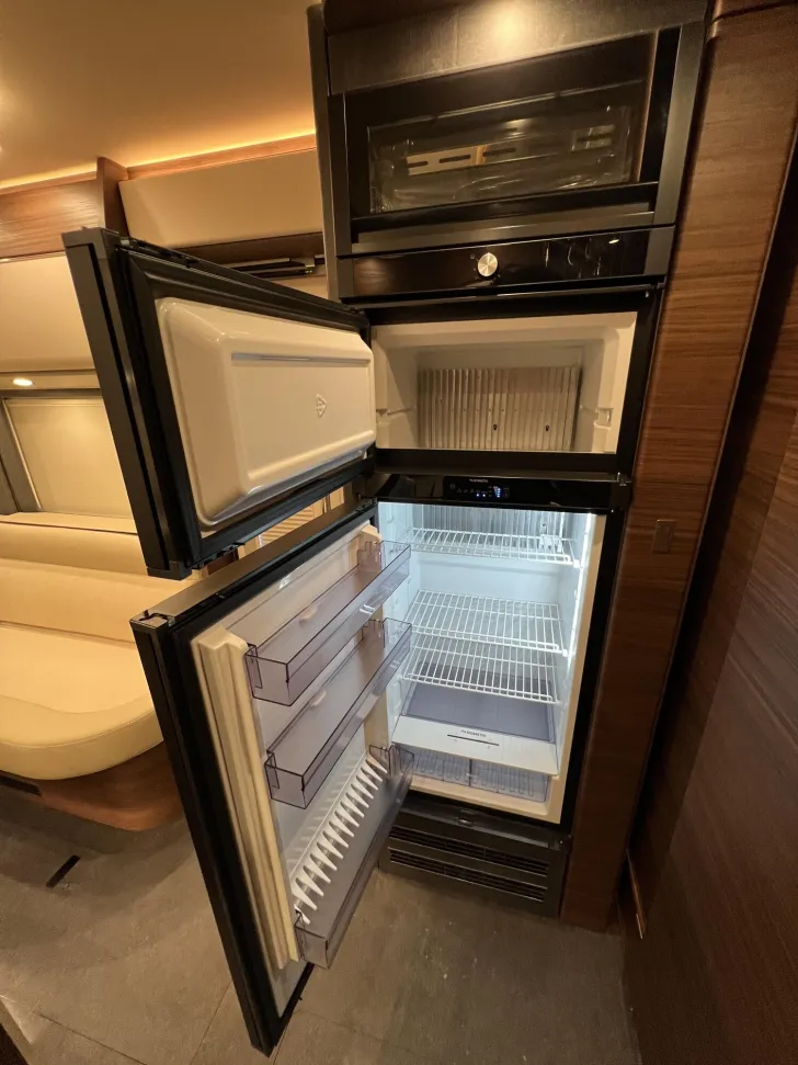 Fahrzeugbild chic c-line I 5.9 XL LE Carthago Selection (318) #24