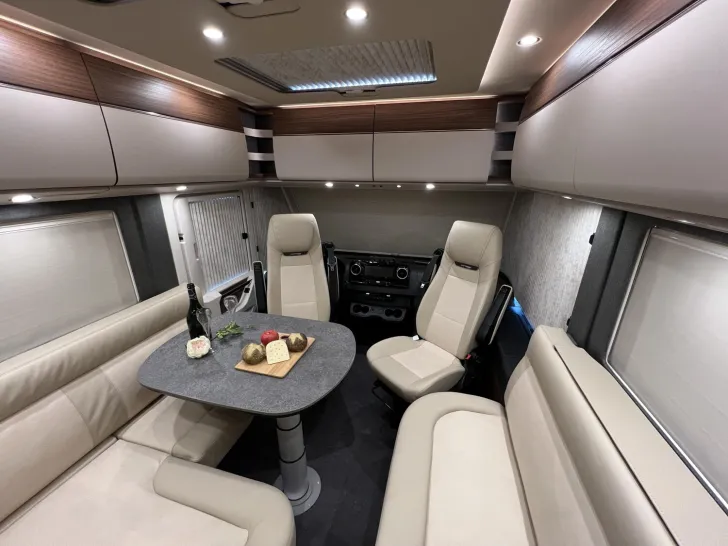 Fahrzeugbild chic c-line I 5.9 XL LE Carthago Selection (315) #13