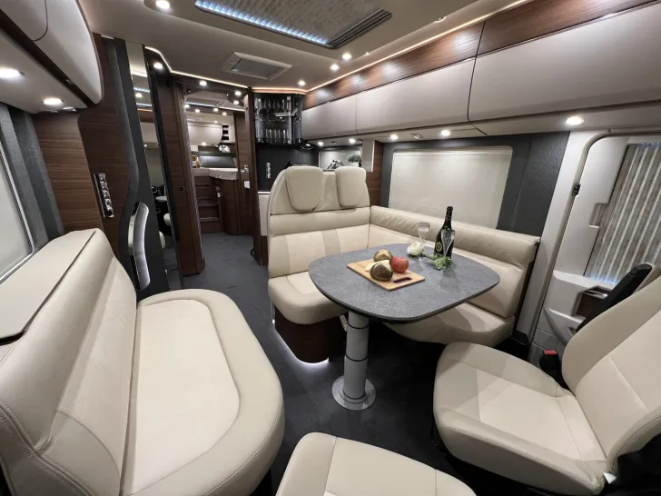 Fahrzeugbild chic c-line I 5.9 XL LE Carthago Selection (315) #17