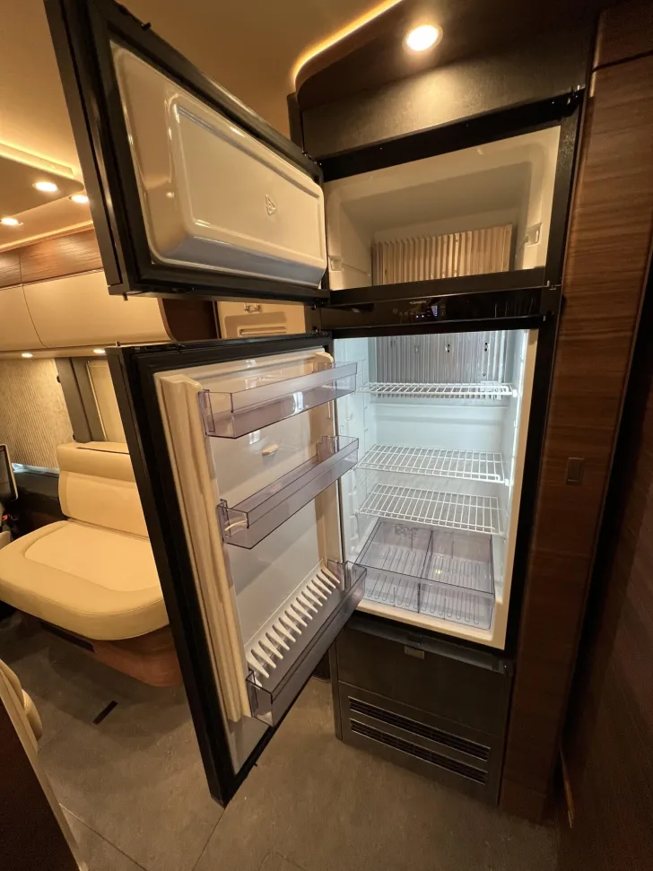 Fahrzeugbild chic c-line I 5.9 XL LE Carthago Selection (315) #25