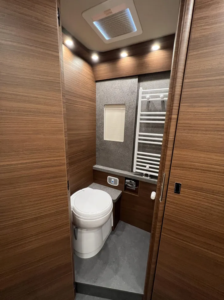 Fahrzeugbild chic c-line I 5.9 XL LE Carthago Selection (315) #36