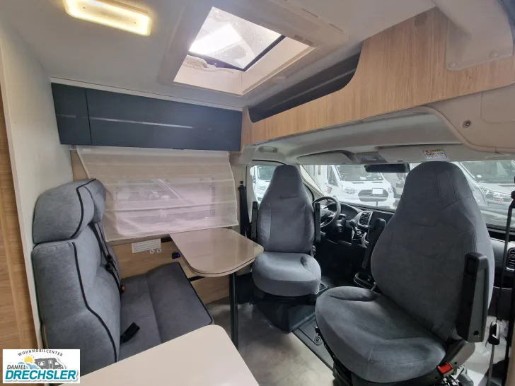 Fahrzeugbild Challenger V114 Road Edition CITROËN #5