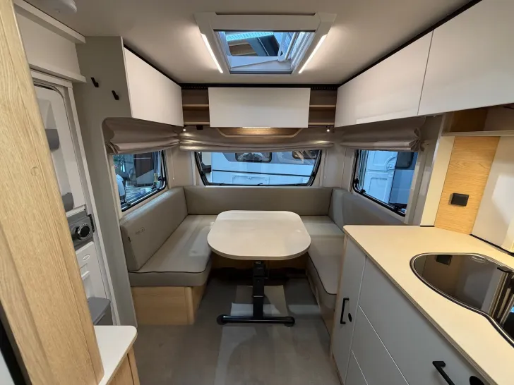 Fahrzeugbild LMC Style 440 D - Grey Line - 1700kg, Modell 2027 #7