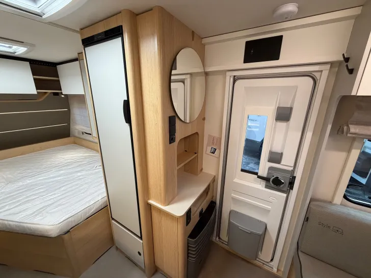 Fahrzeugbild LMC Style 440 D - Grey Line - 1700kg, Modell 2027 #16