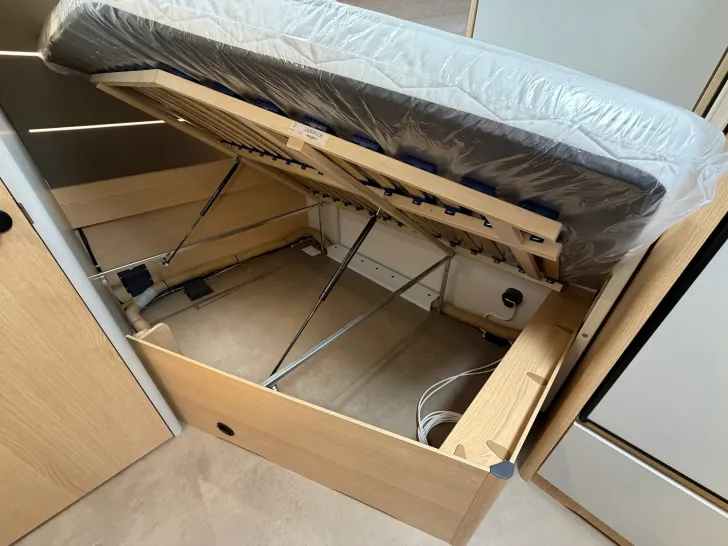 Fahrzeugbild LMC Style 440 D - Grey Line - 1700kg, Modell 2027 #23