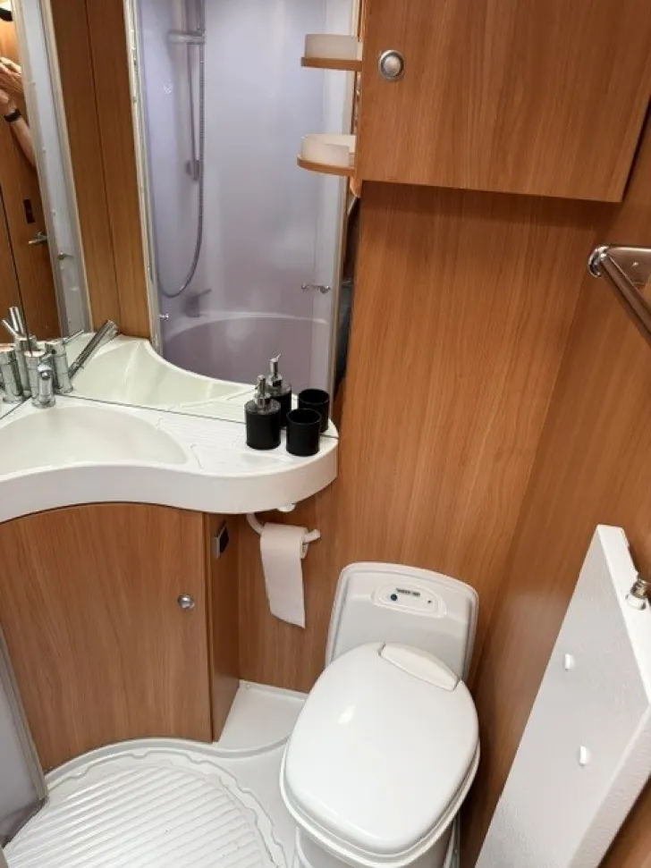 Fahrzeugbild Niesmann + Bischoff Flair 6700 iTA #8