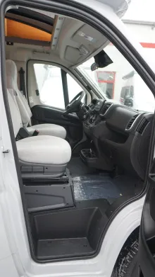 Fahrzeugbild LMC Cruiser 740 EL /LEDERAUSSTATTUNG RÜHL #17