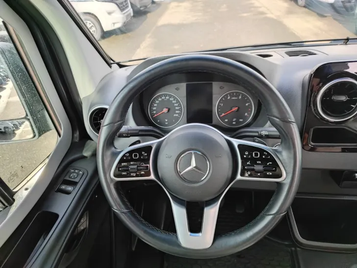 Fahrzeugbild Mercedes-Benz Sprinter TRM VAN 2 (L3H2) Manufraktur CamperVan #17