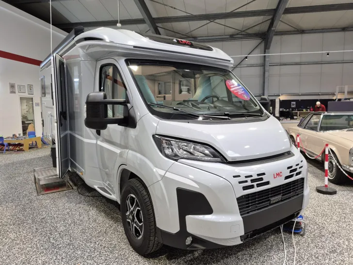 Fahrzeugbild LMC Cruiser 750 EF /LEDERAUSSTATTUNG RÜHL #3