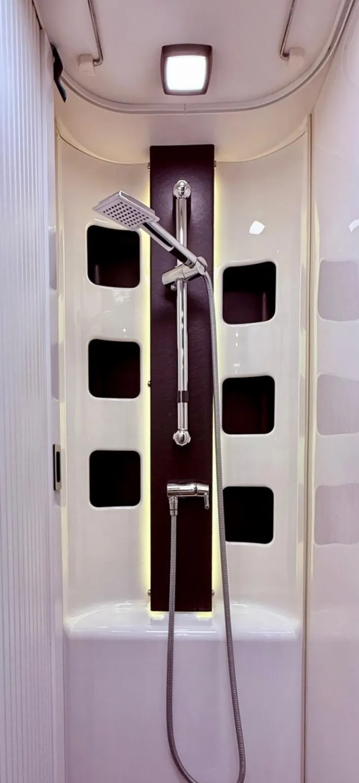 Fahrzeugbild Chausson Teilintegrierte 660 Exclusive Line X550 #9