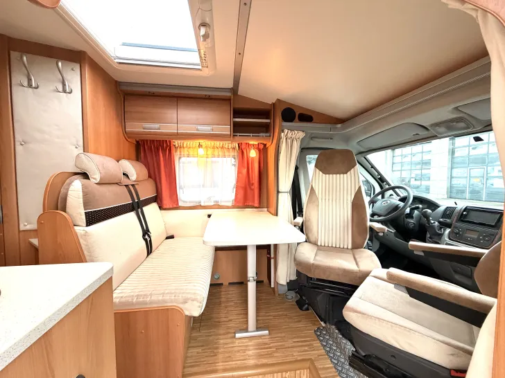 Fahrzeugbild Dethleffs Advantage T 6611 Fahrradträger für 4 Räder #5
