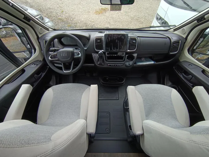 Fahrzeugbild Carado V 347 #12