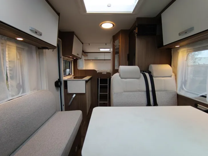 Fahrzeugbild Carado V 347 #37