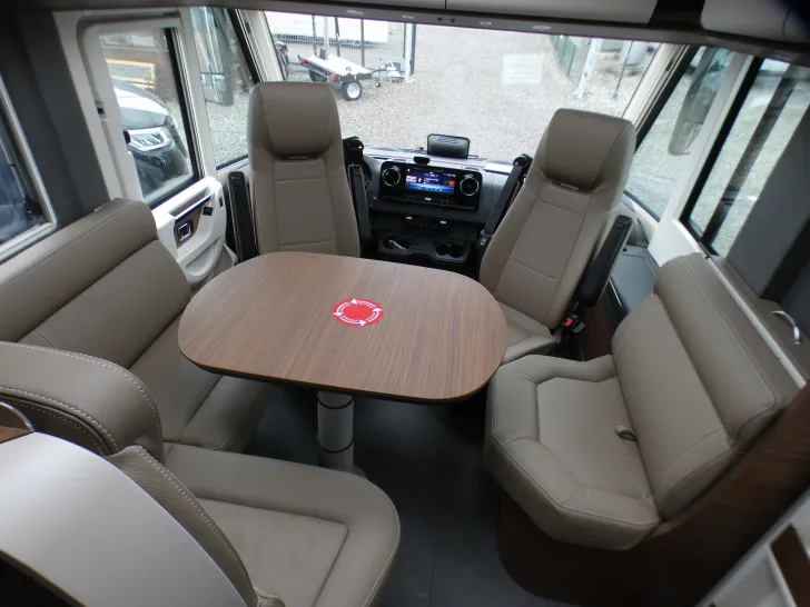 Fahrzeugbild Carthago chic c-line I 4.9 LE L Leder Alde Wechselrichter #10