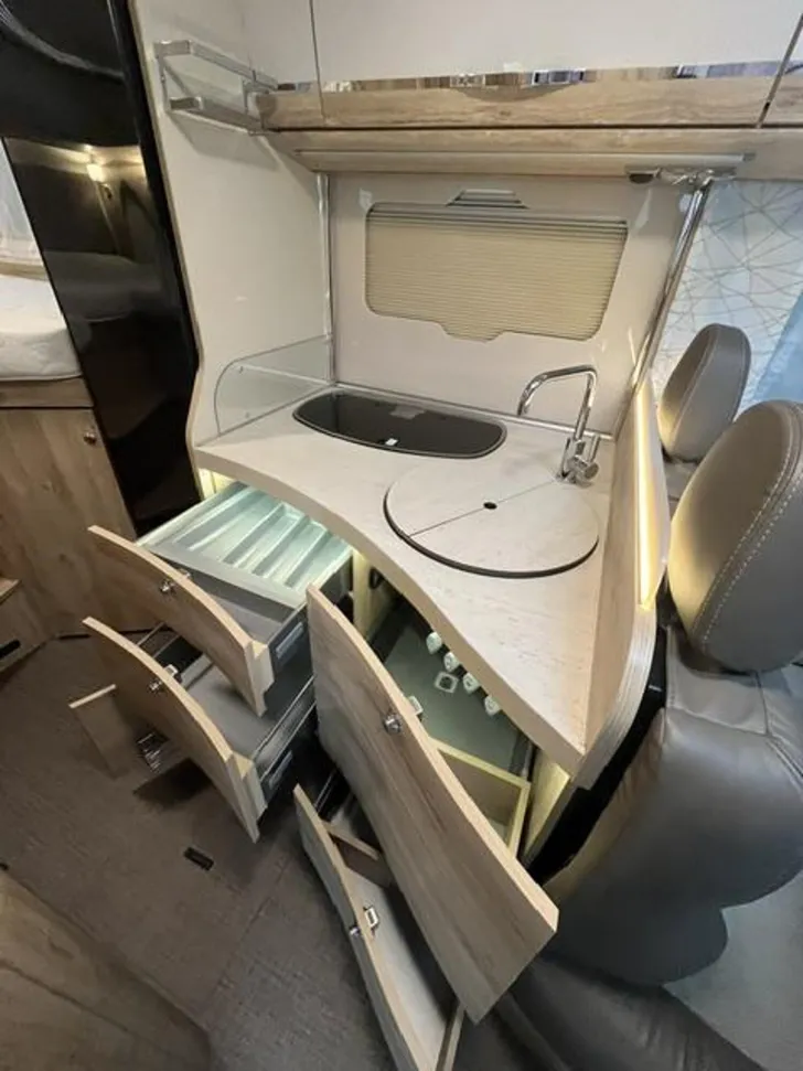 Fahrzeugbild Eura Mobil Profila T 696 EB Mercedes-Benz - Autom. - 170 PS #13