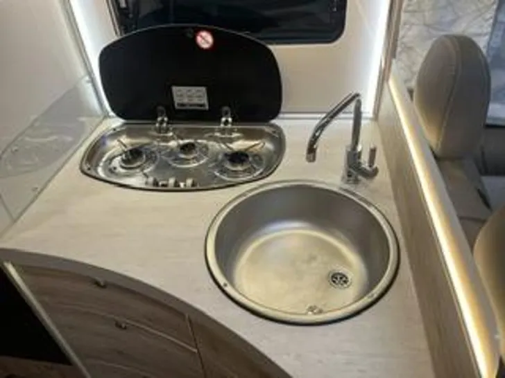 Fahrzeugbild Eura Mobil Profila T 696 EB Mercedes-Benz - Autom. - 170 PS #14