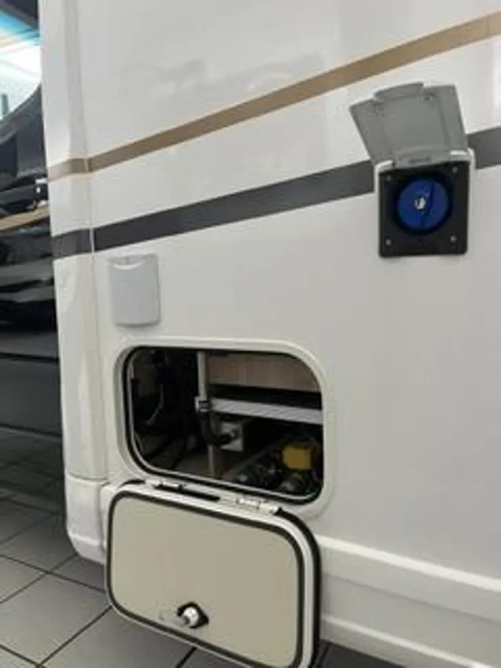 Fahrzeugbild Eura Mobil Profila T 696 EB Mercedes-Benz - Autom. - 170 PS #26