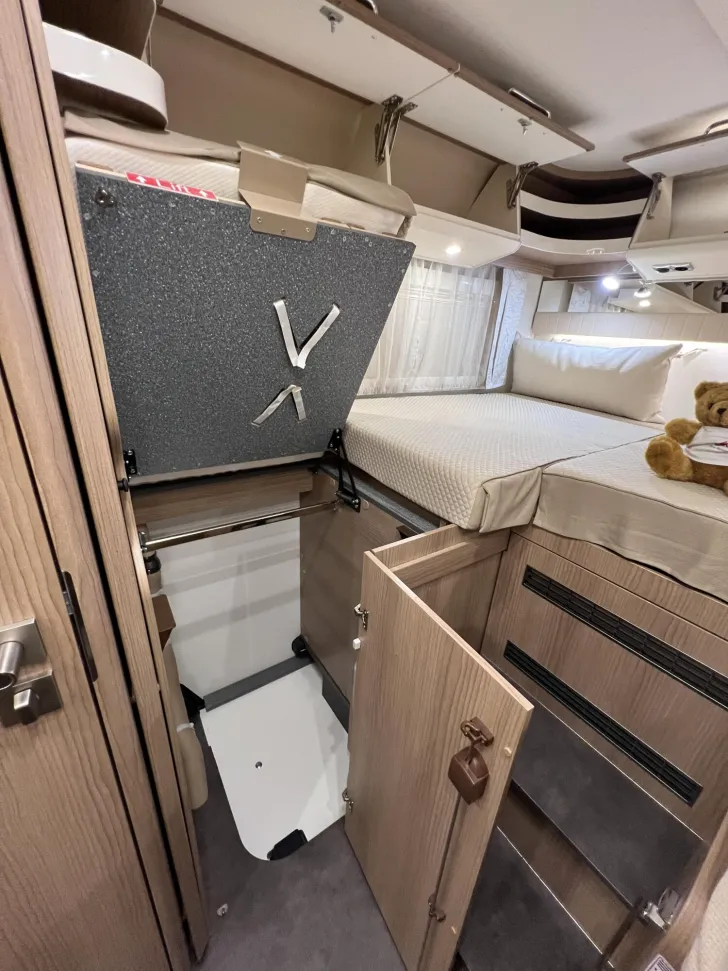 Fahrzeugbild Malibu T 490 LE (549) #24