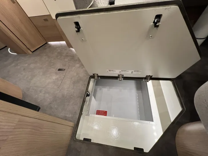 Fahrzeugbild Malibu T 490 LE (549) #35