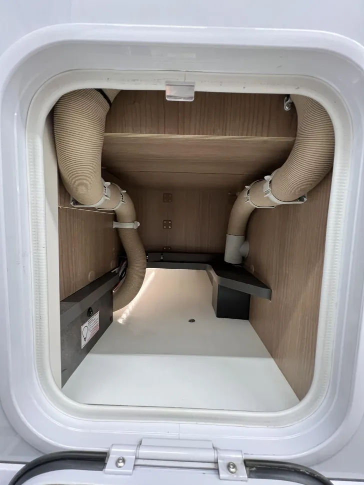 Fahrzeugbild Malibu T 490 LE (549) #36