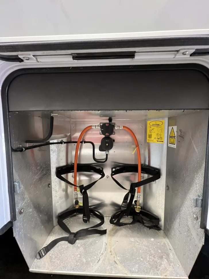 Fahrzeugbild Malibu T 490 LE (549) #40