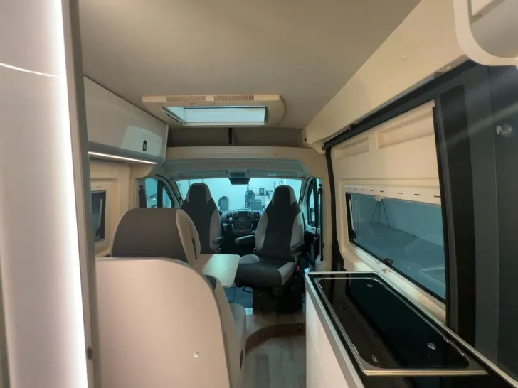Fahrzeugbild Westfalia Columbus 600 D /Automatik/Festbett/FINANZIERUNG #10