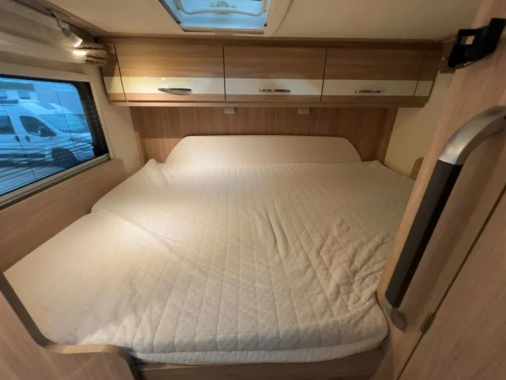 Fahrzeugbild Bürstner Travel Van T 590 /Festbett/Garage/ FINANZIERUNG #11
