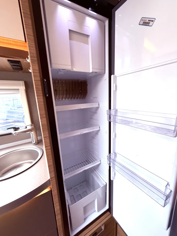 Fahrzeugbild Weinsberg CaraCompact 600 MF EDITION [PEPPER] AHK, Dachklima, Solaranlage #11
