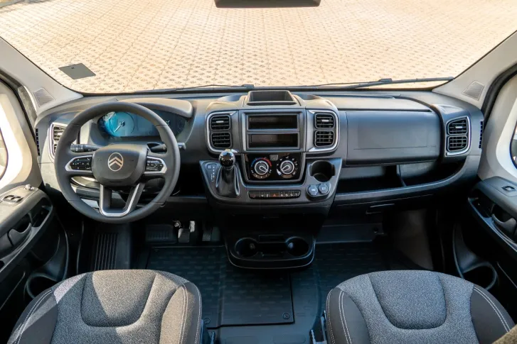 Fahrzeugbild LMC Innovan Pure 640 *2027*Automatik*Einzelbetten* #8