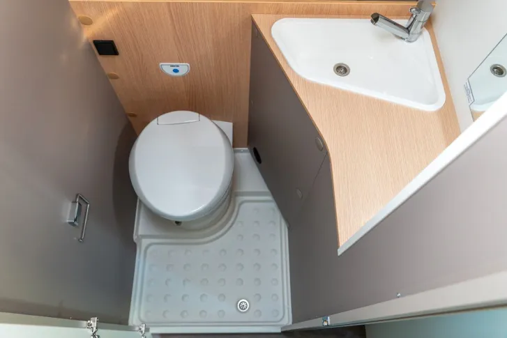 Fahrzeugbild LMC Innovan Pure 640 *2027*Automatik*Einzelbetten* #14