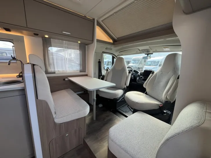 Fahrzeugbild Carado T 328 #8