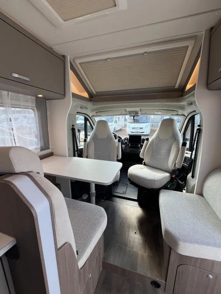Fahrzeugbild Carado T 328 #14